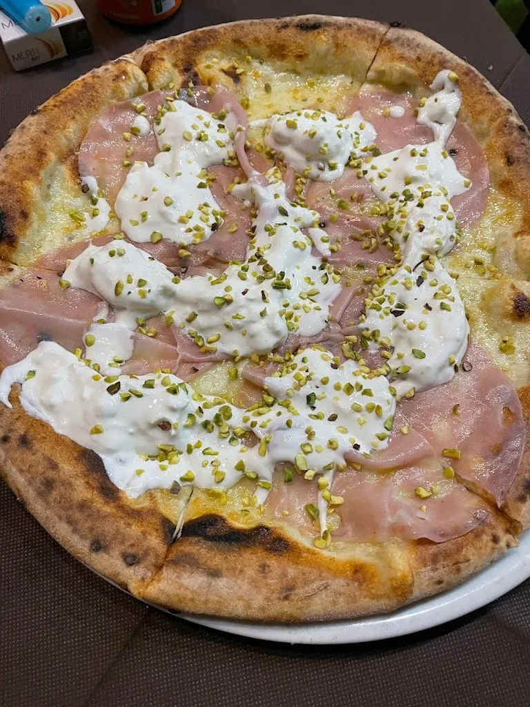 PIZZERIA LA REGINA_Orta Nova_slider_image_3