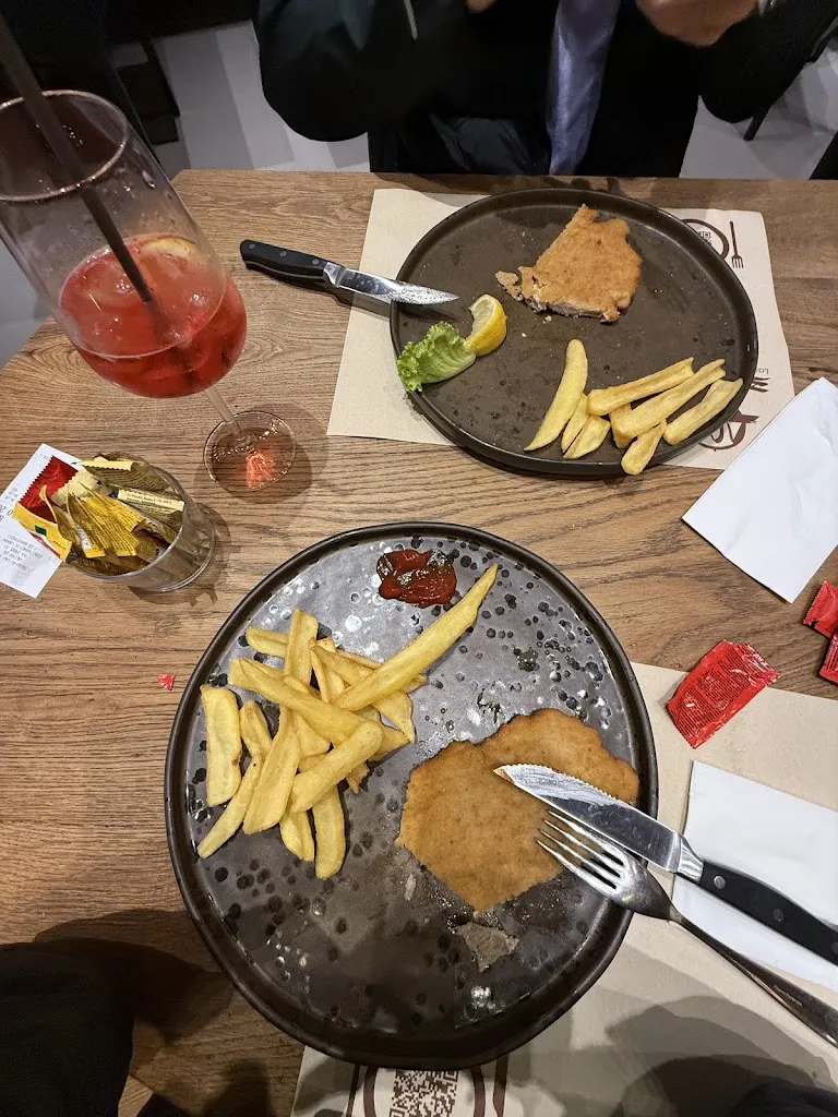 Laisha Zaack_Bucintoro Auronzo : Food and Wine Cocktail Bar_Auronzo_review