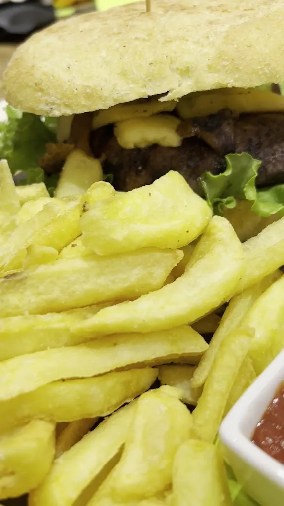 Bucintoro Auronzo : Food and Wine Cocktail Bar restaurant in Auronzo