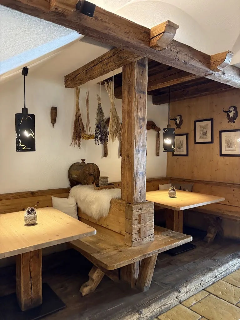 Ribotta Art Bar restaurant in Auronzo