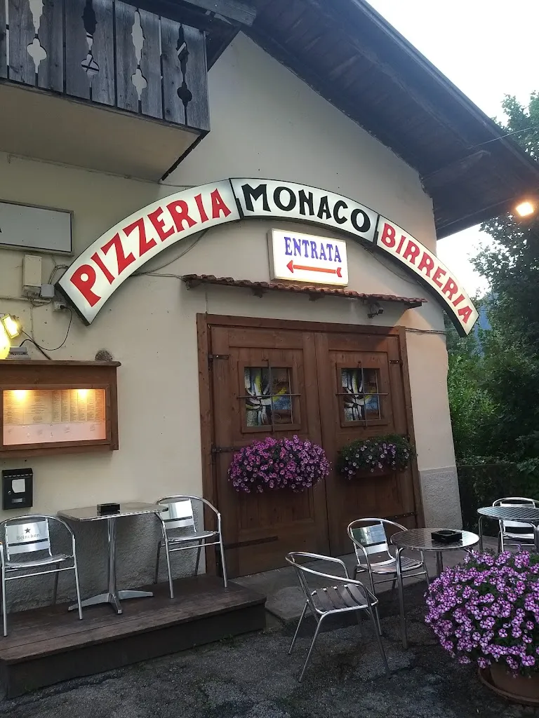 Pizzeria Monaco restaurant in Auronzo