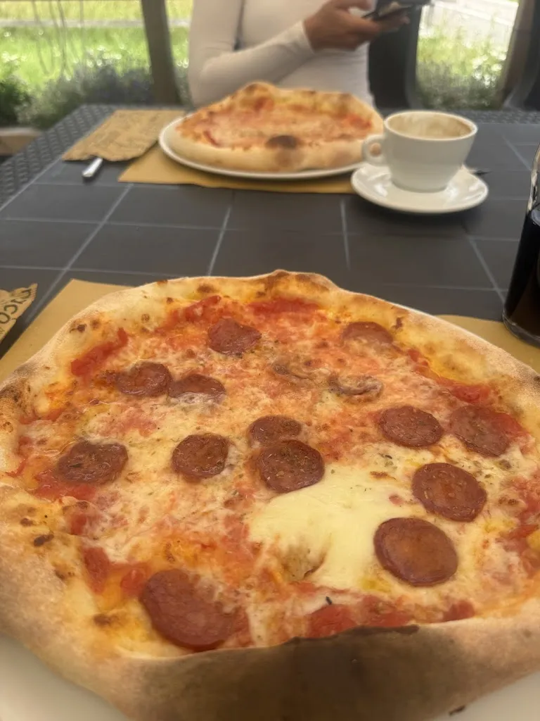 Carl Delfino_Hotel Griglieria pizzeria Gnomo Goloso_Auronzo_review