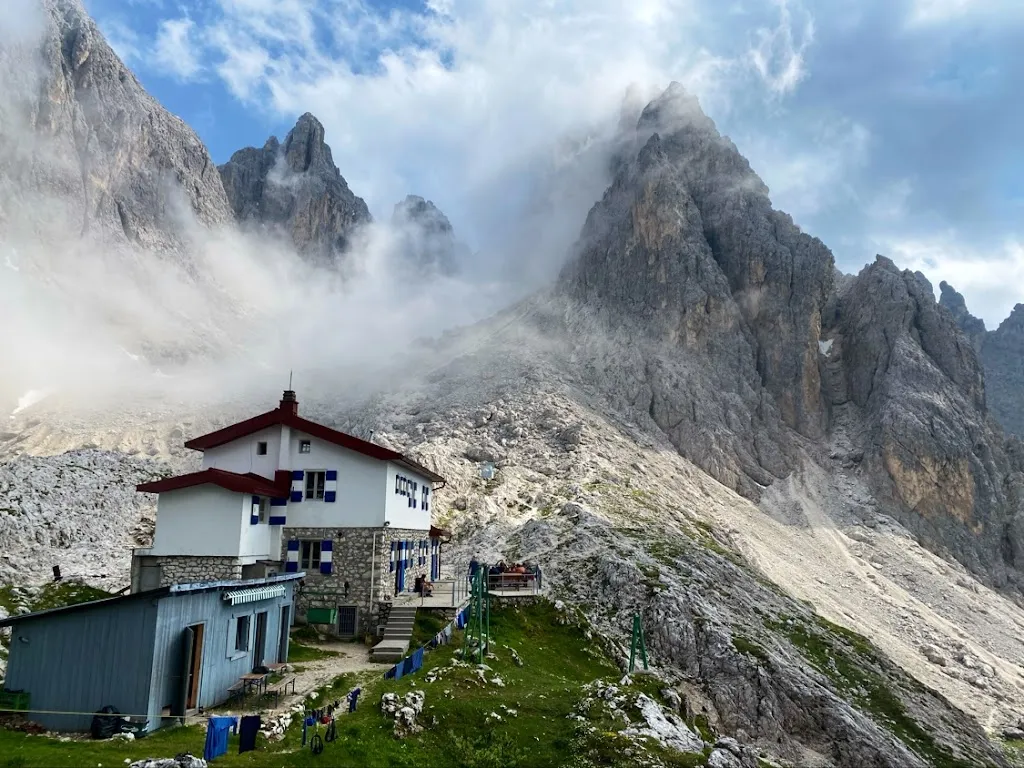 Gone Again007_Rifugio Fratelli Fonda Savio_Auronzo_review