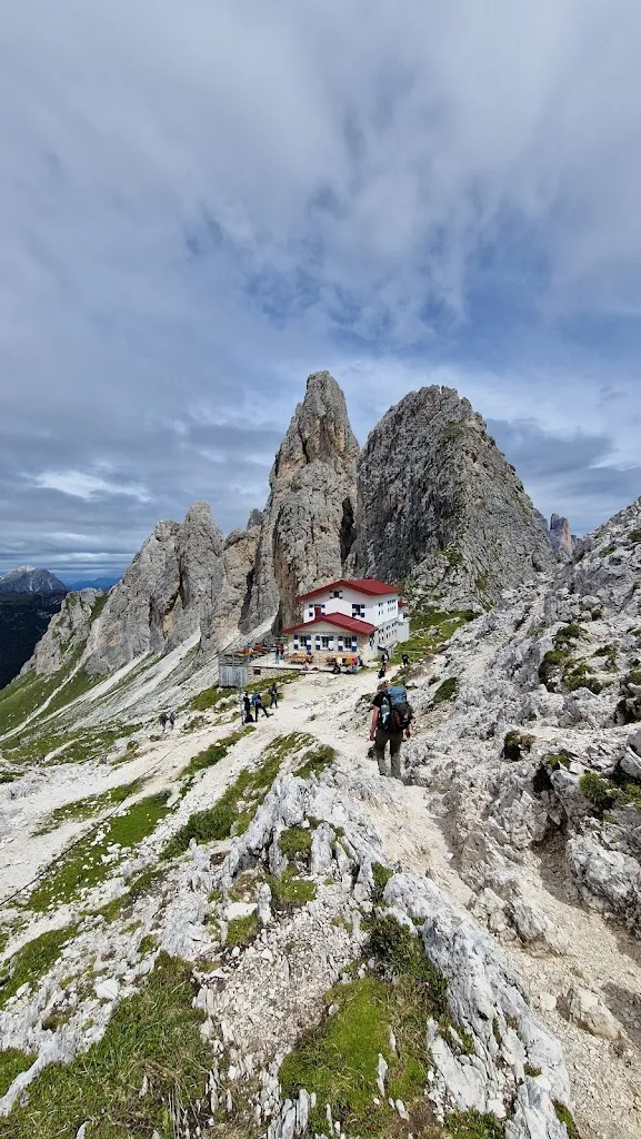 delia moaca_Rifugio Fratelli Fonda Savio_Auronzo_review