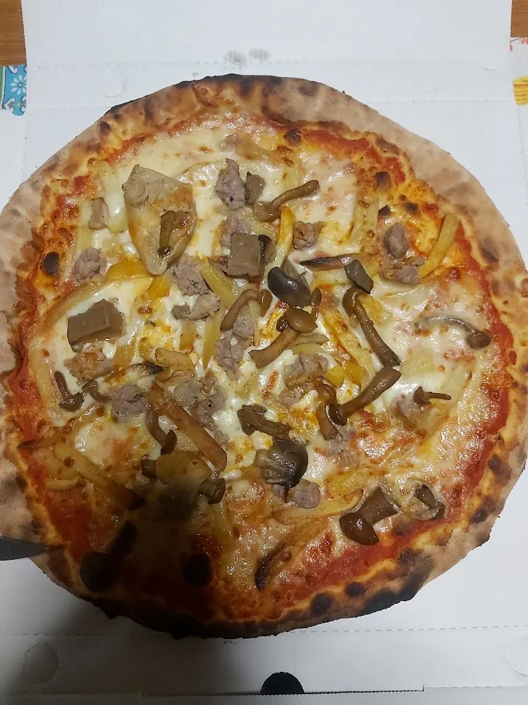 Zarko Munaro_Pizzeria Tabaccheria La Fragranza della Pizza IQOS RESELLER Superenalotto_Bagnolo_recensione