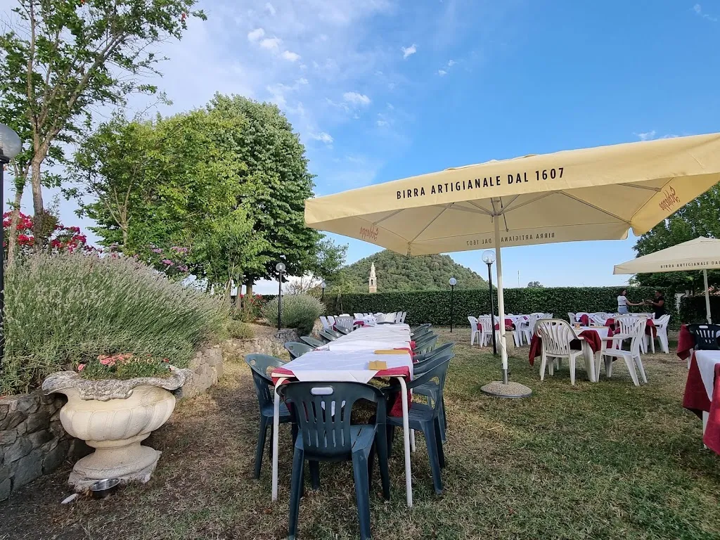 Pizzeria La Pergola da Devis e Morgana restaurant in Baone