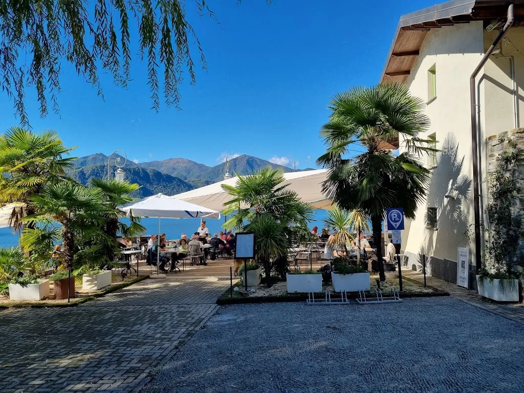 Vincenzo Prestera_Luci sul lago_Orta Nova_review