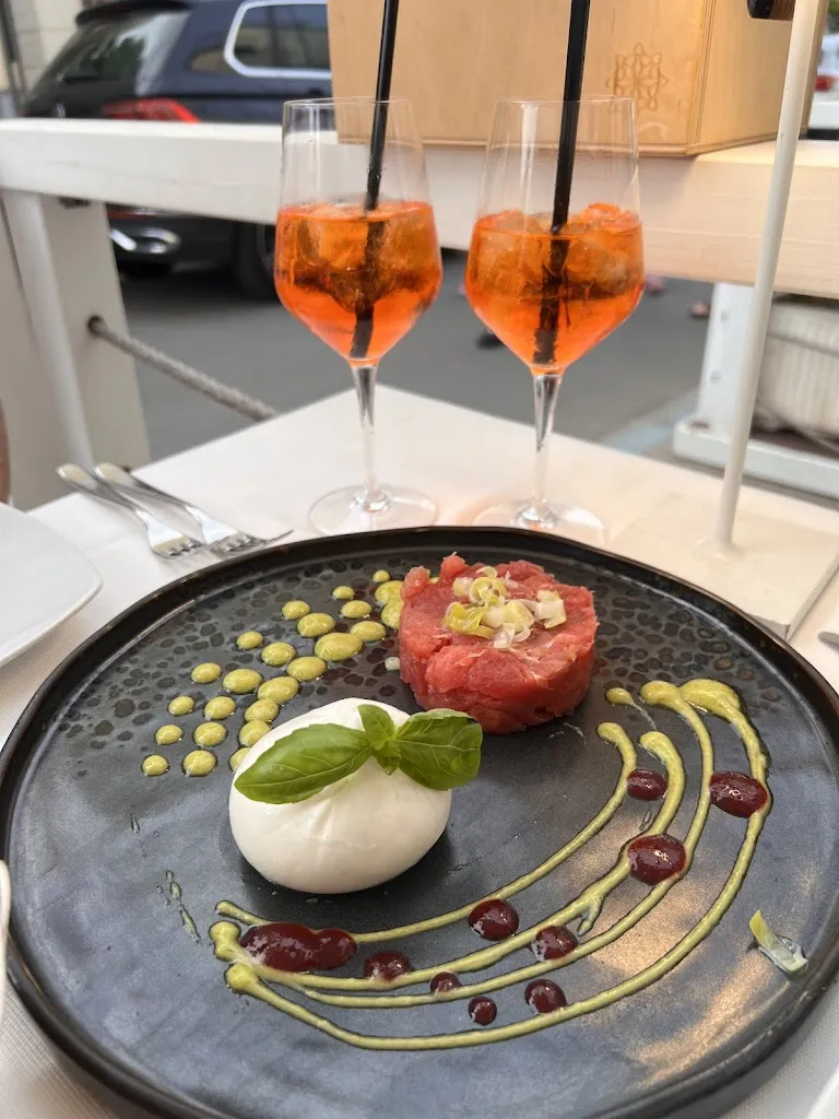 Katharina Oman_Retro Gusto_Otranto_review