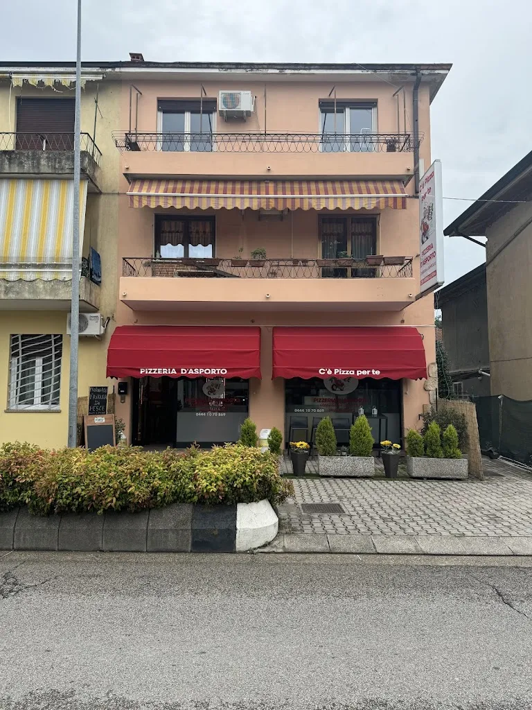 Pizzeria D'asporto C’è Pizza Per Te_Arzignano_slider_image_3