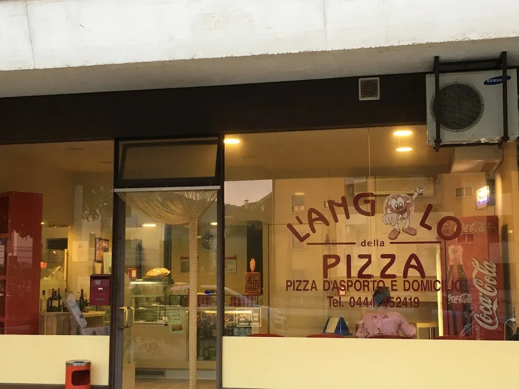 L' ANGOLO della PIZZA restaurant in Arzignano