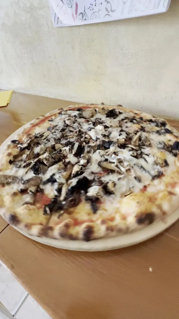 Pizzeria Da Salvo Di Giudice Salvatore & C. Snc_Barbisano_slider_image_2