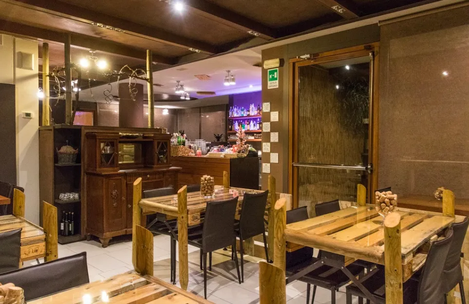 VinodiVino - cucina espressa, wine & cocktails di Calò Danilo - Barbisano restaurant in Barbisano