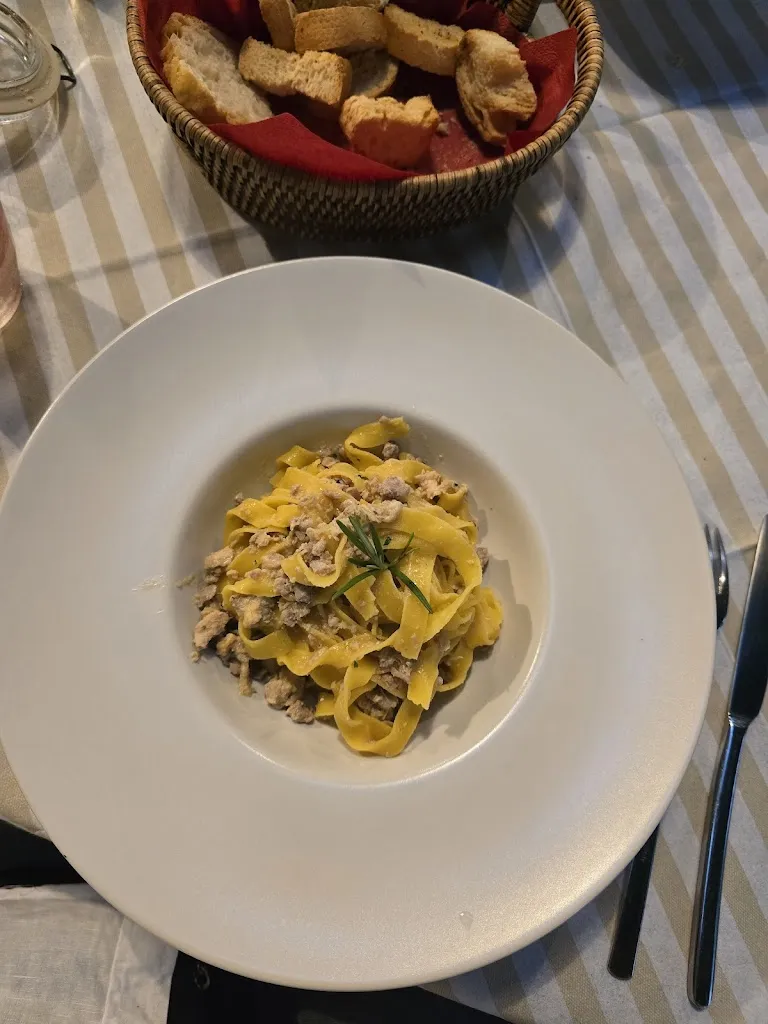 Piotr Hołubowicz_Nuovo Borgo_Bassano del Grappa_review