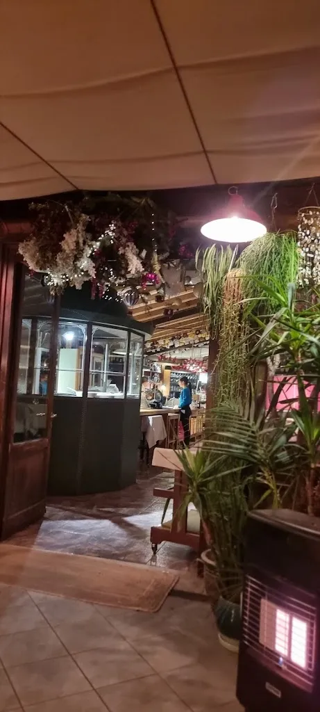 Joan Galtés Cruces_Grillo’s 1964 Restaurant Bistrot in Villa Selvatico_Biancade_review