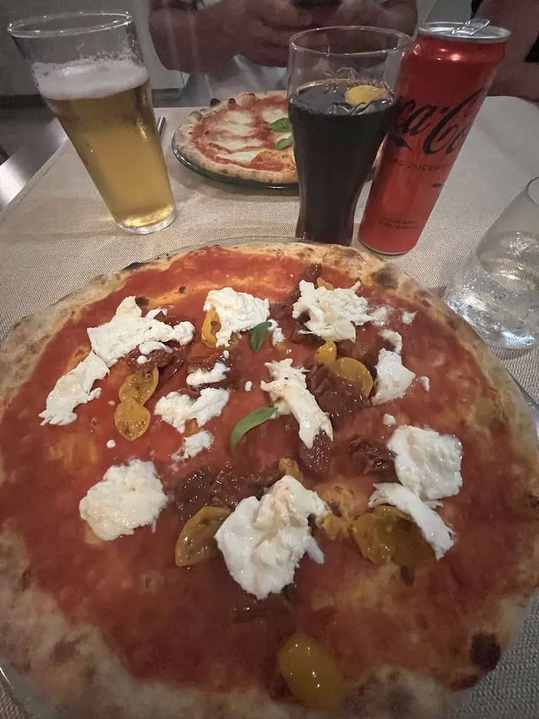 Hayley Swenson_Pizzeria Da Pasqualino_Biancade_review