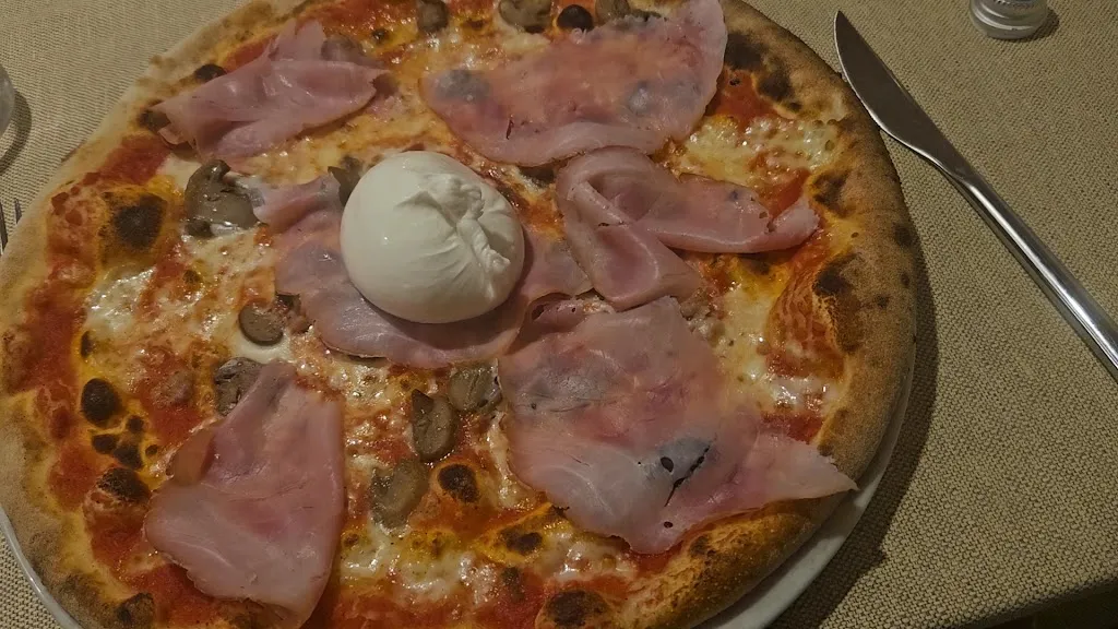 Pizzeria Da Pasqualino_Biancade_slider_image_2