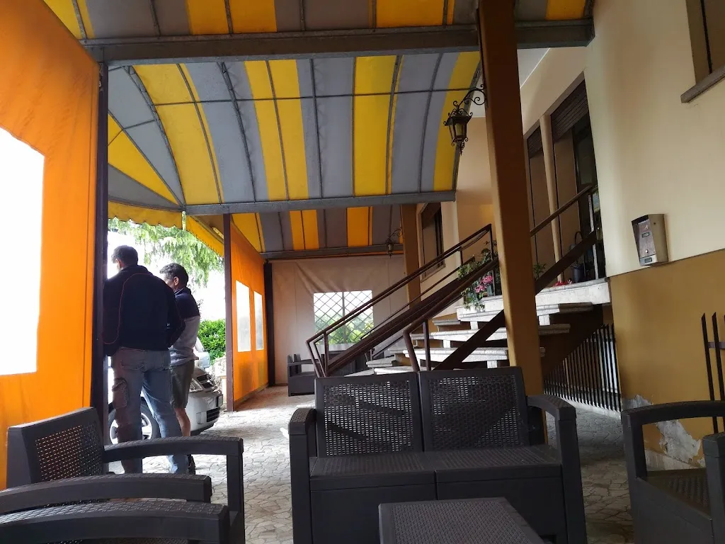 la rondinella trattoria ristorante restaurant in Bibano