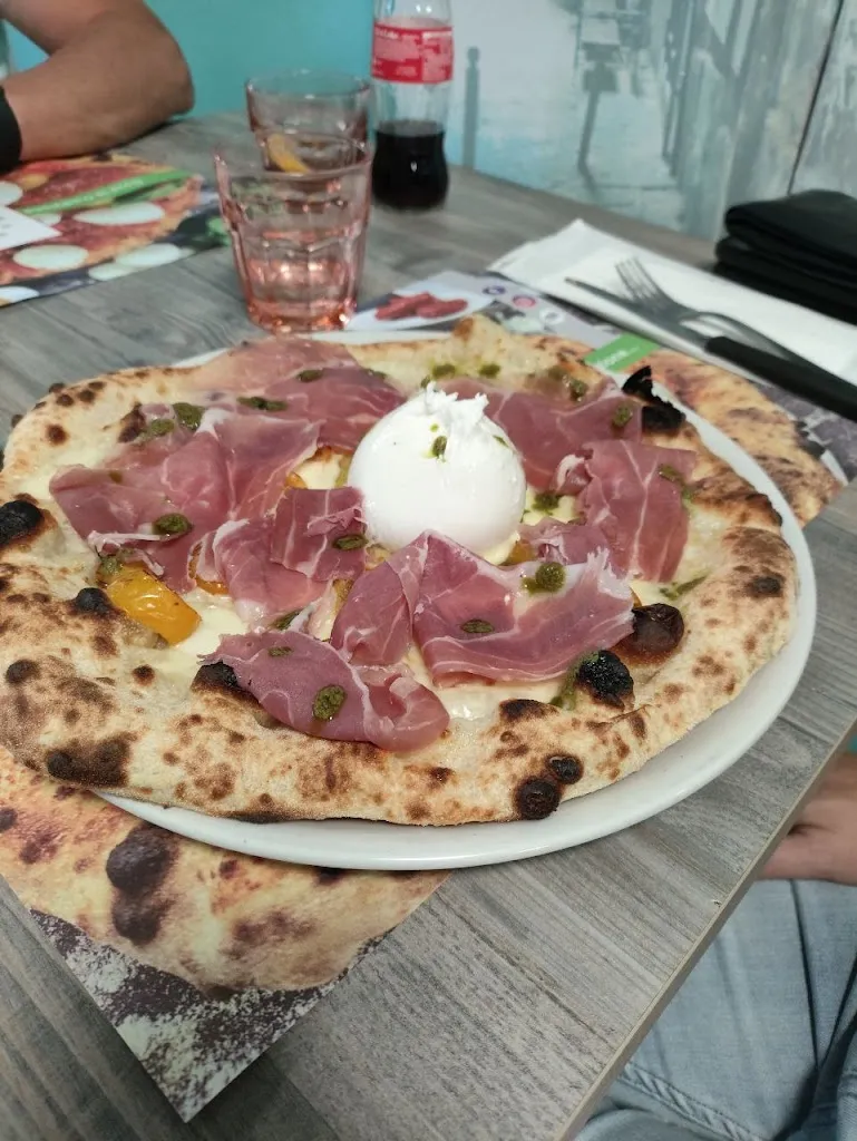 Dennis Rodegher_Pizzeria D Asporto Lo Sfizio_Beccacivetta-Azzano_review