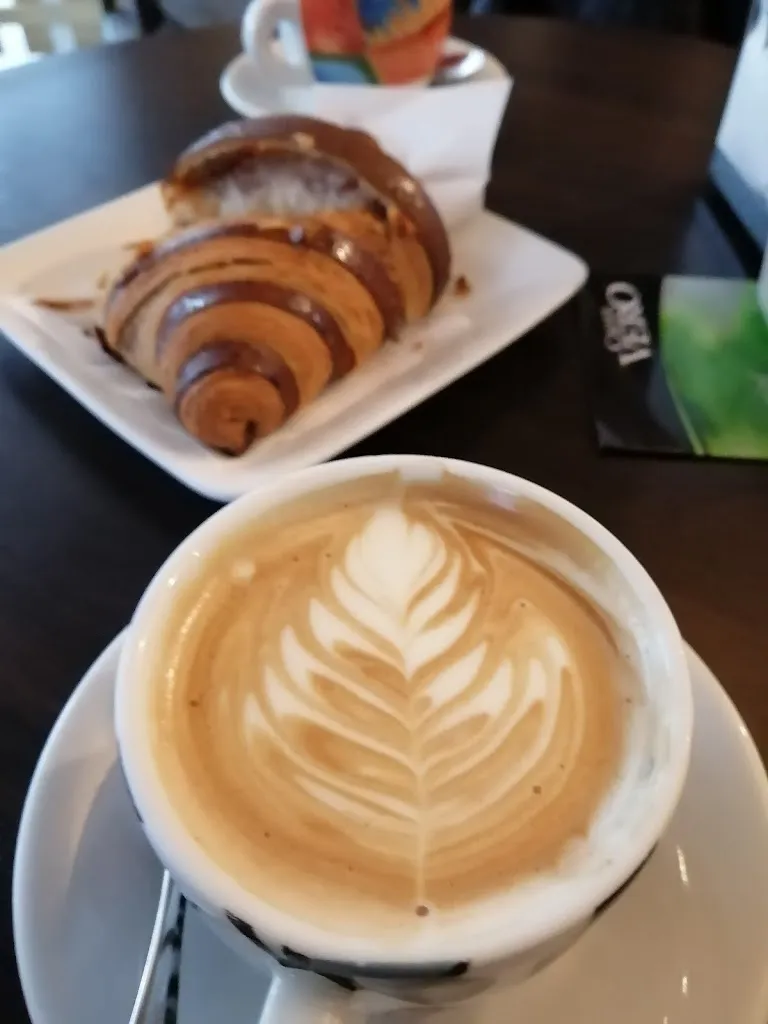 Emilia Galotta_Bar Caffè Montecristo_Beccacivetta-Azzano_recensione