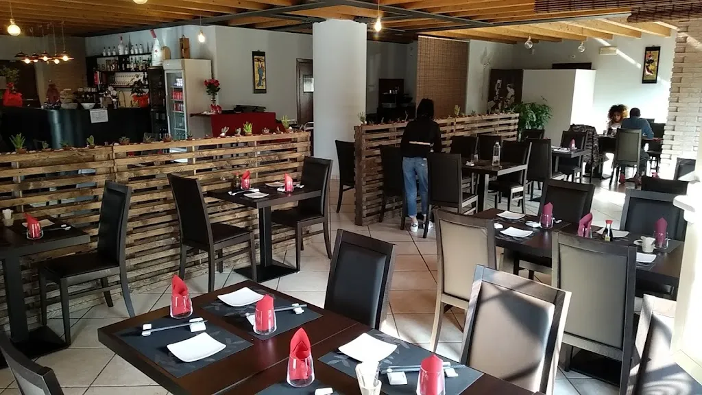 lupo sushi restaurant in Beccacivetta-Azzano