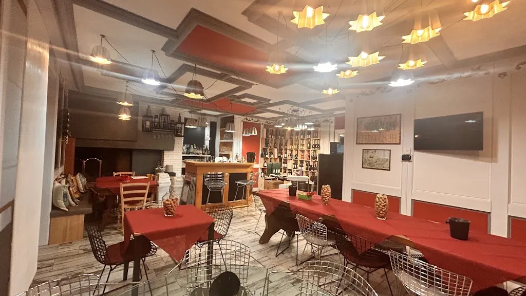Enoteca Verdi in Castel d'Azzano  restaurant in Beccacivetta-Azzano