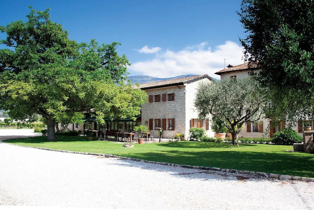 Farmhouse Le Mesine Azienda Agricola Le Mesine restaurant in Bigolino