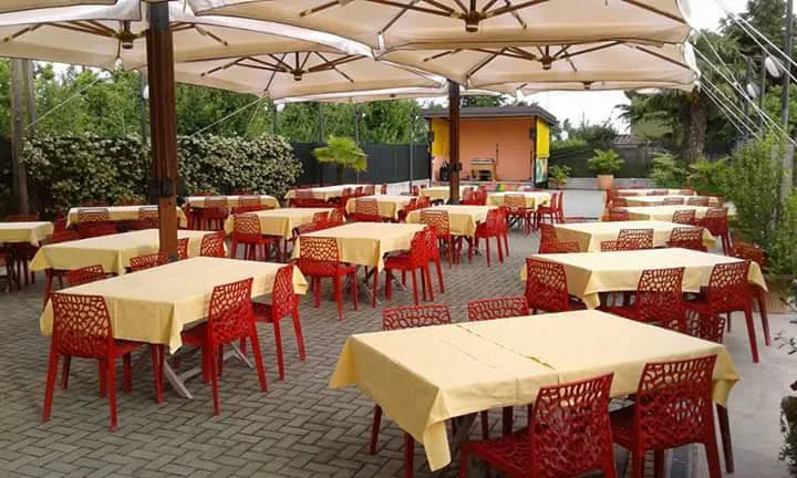 Barbin Nickos restaurant in Boara Pisani