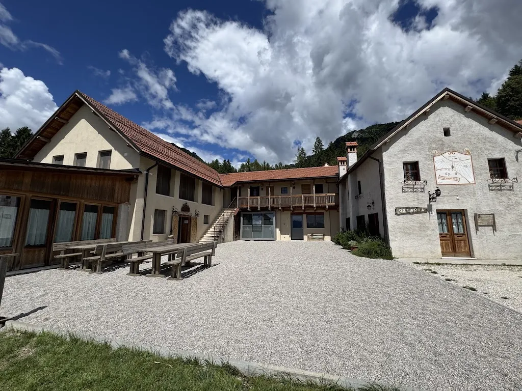 Nicole Steliotes_Ai Zei_Belluno_review