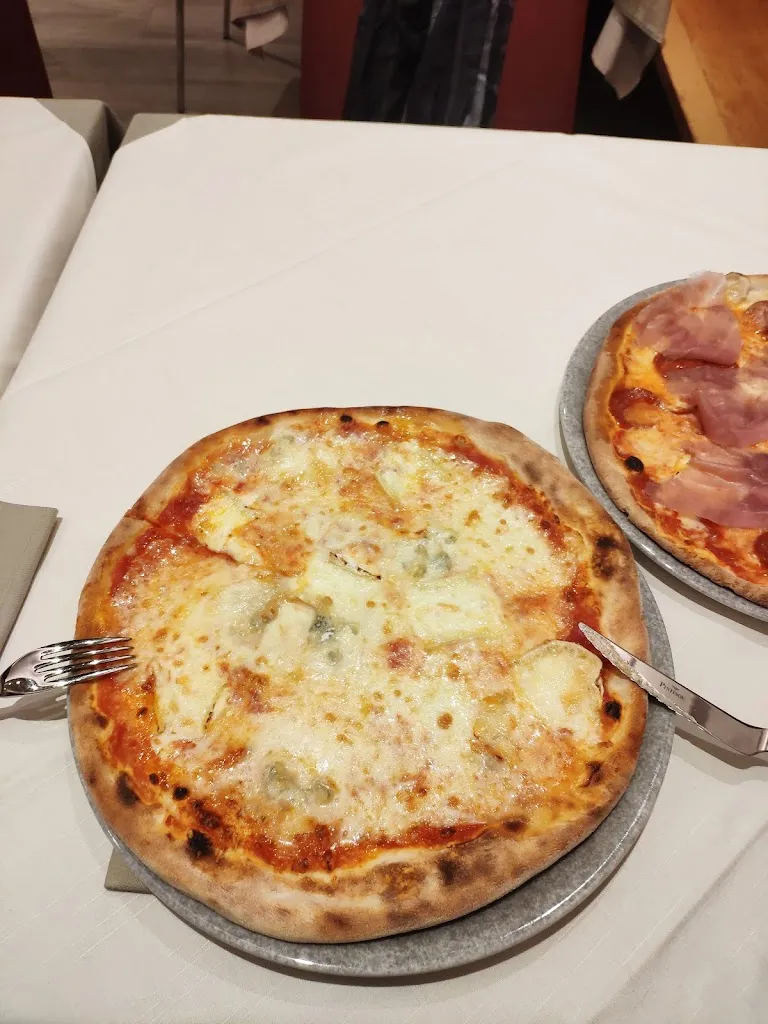 yuraua5_Ristorante Pizzeria Al Capriccio Da Mannaggia_Belluno_review