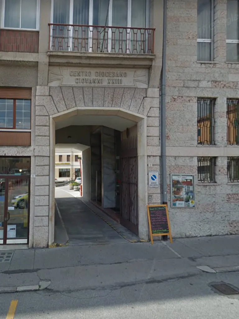 Aurora Trevisan _Ristorante self-service 