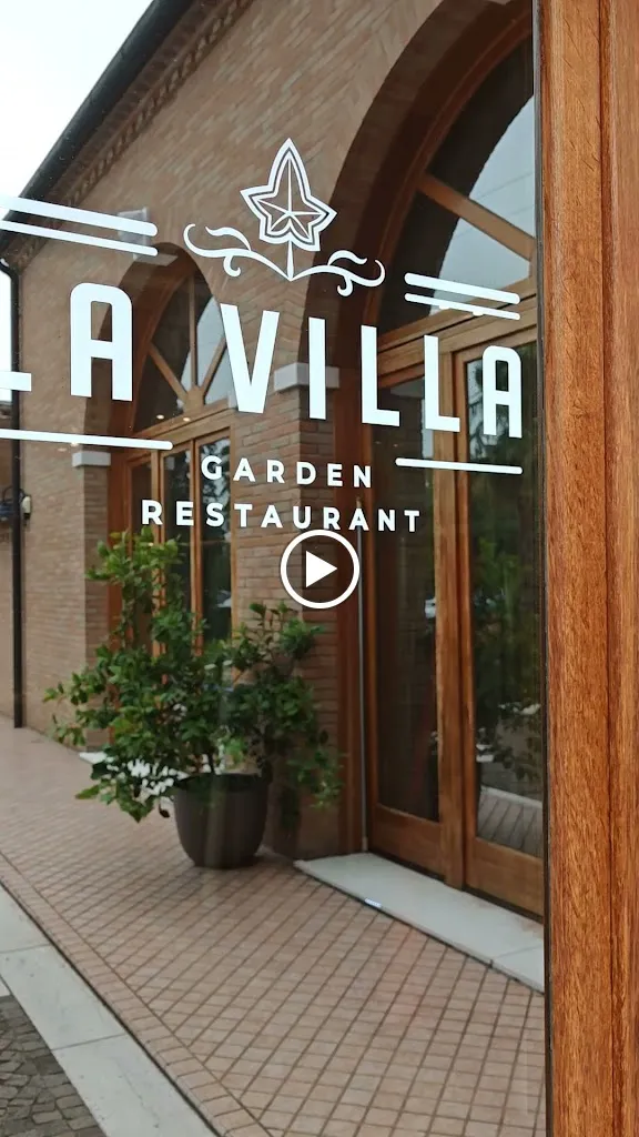 La Villa Garden Restaurant_Bojon-Lova_slider_image_3