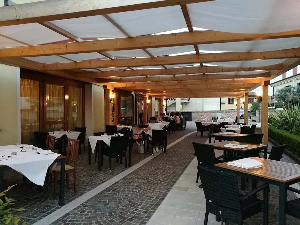 Colonda_Bojon-Lova_slider_image_1