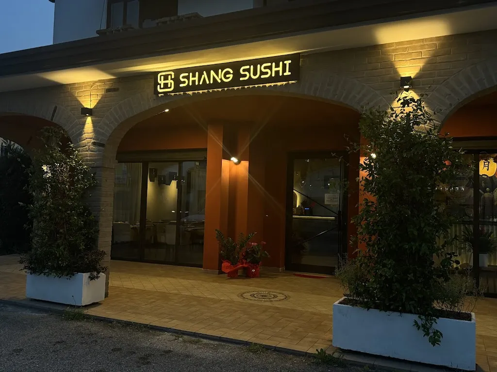Shang sushi restaurant in Bojon-Lova