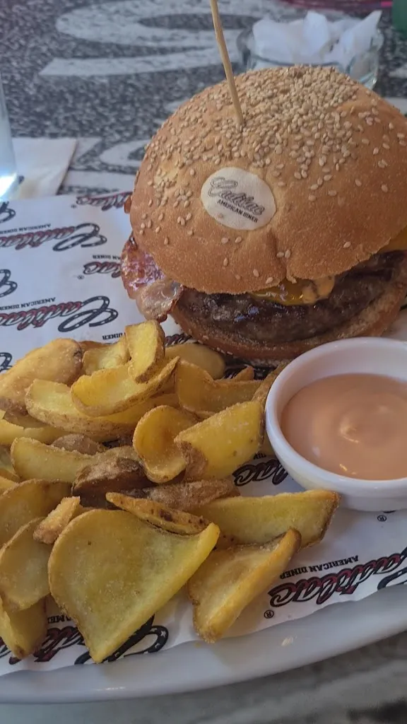 Santos Huesso_Cadilac American Diner Bibione_Bibione_recensione