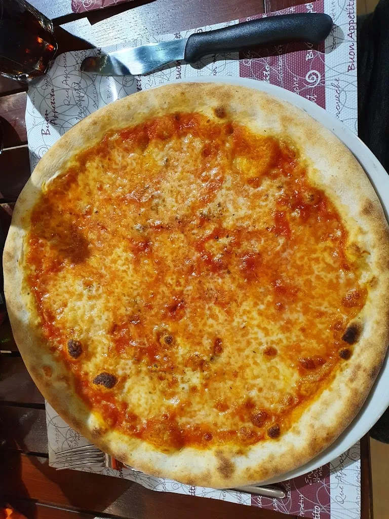 Jakob Gfäller-Einsank_Pizzeria Ristorante Gelateria 