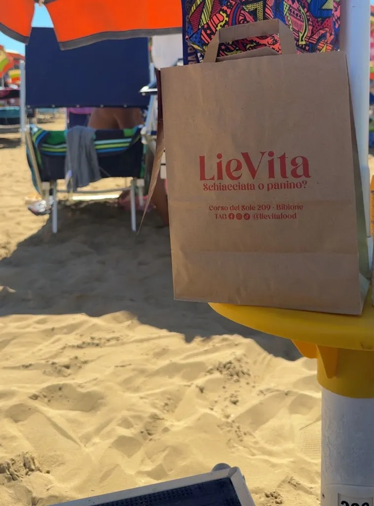 Boros Dominik_Lievita Bibione_Bibione_review