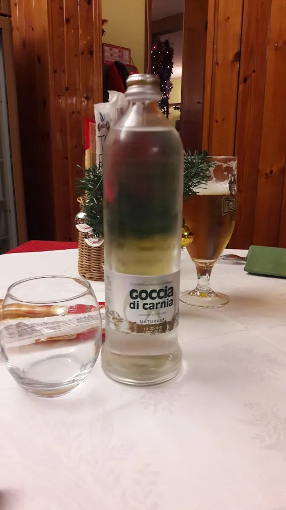 Rebecca Dumaraos_Pizzeria Las Vegas Sas_Bosaro_review