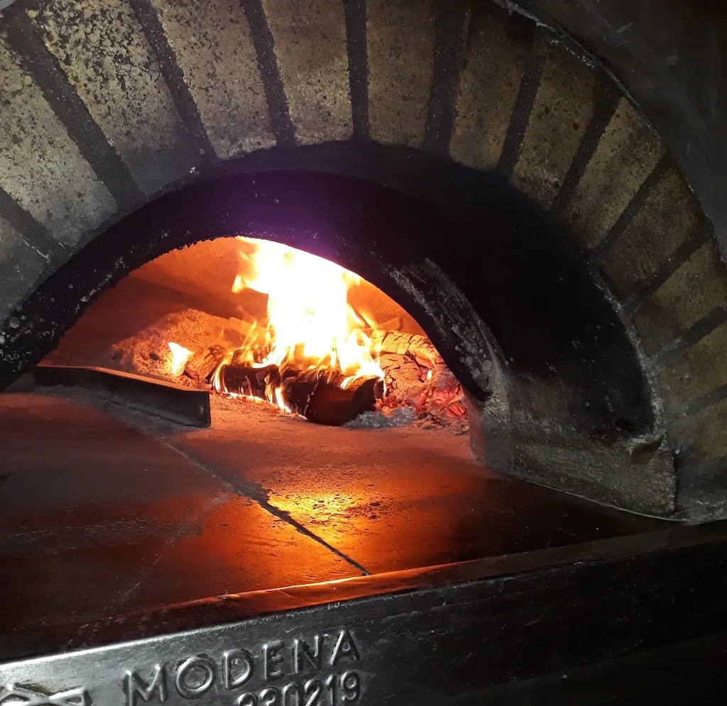 Pizzeria Ai Portici_Bottrighe_slider_image_3