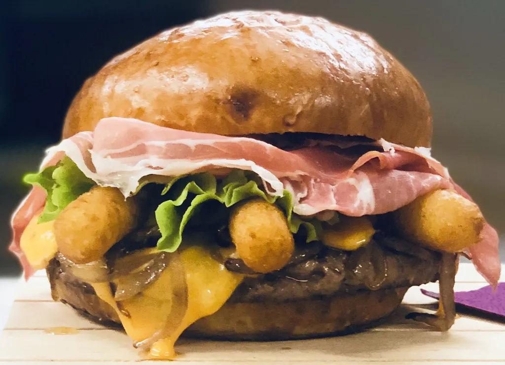 Evergreen burger_Bovolenta_slider_image_3