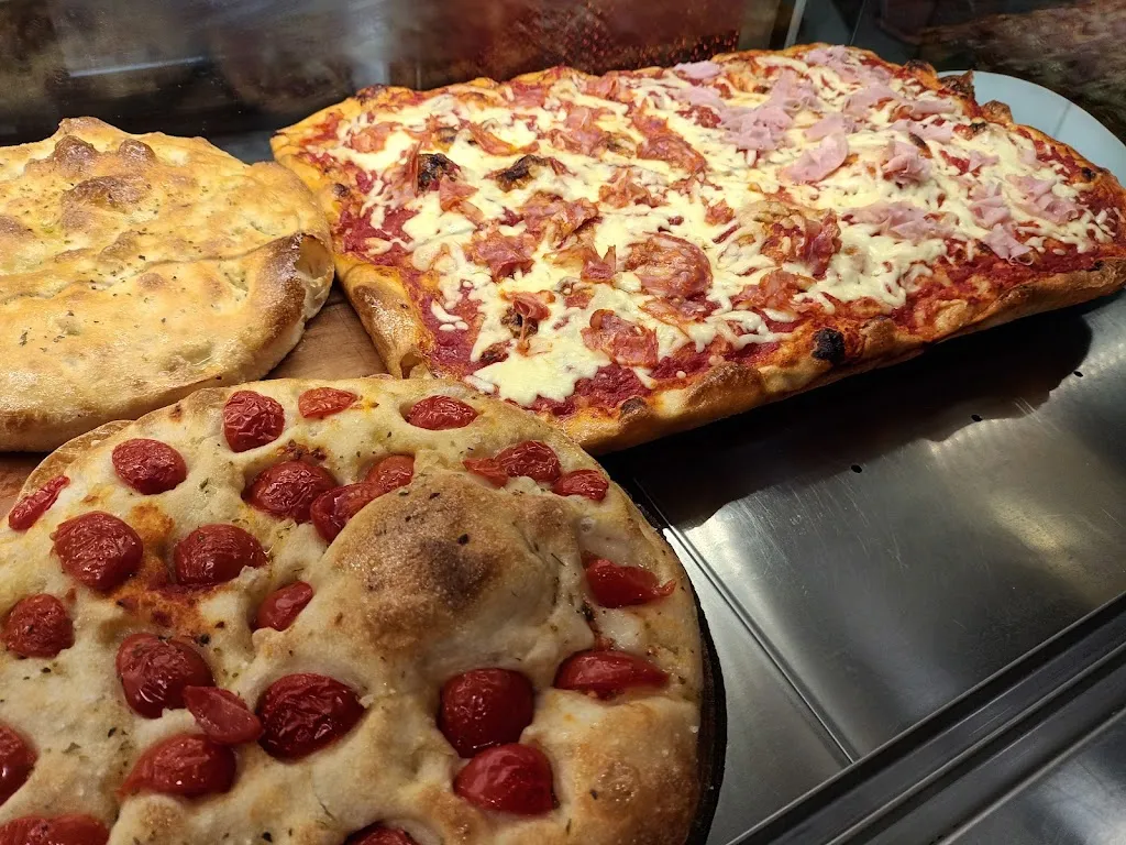 Etna rouge di Afruni Tonia restaurant in Palagianello