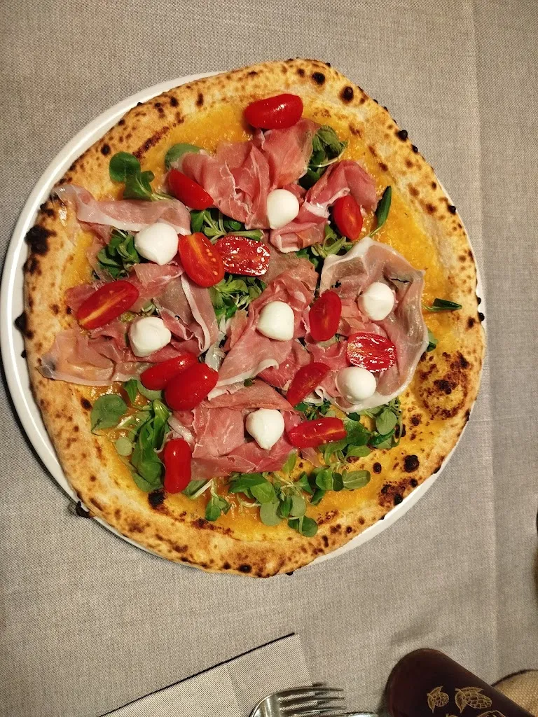 Pizzeria gli Orizzonti_Borso del Grappa_slider_image_2