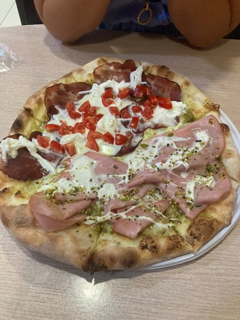 New Me Gusta restaurant in Palagianello