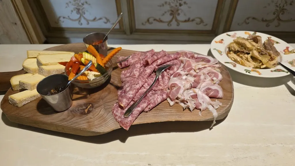 Malga Col Serai_Borso del Grappa_slider_image_3