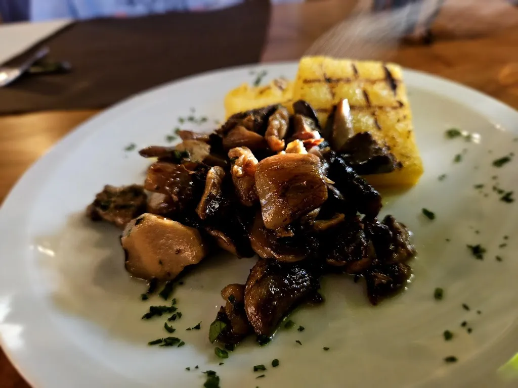 Alex Whan_Ristorante Veneranda_Bosco Chiesanuova_review