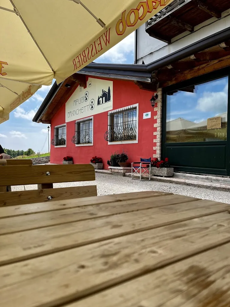 Martina Andreoli_Rifugio Branchetto_Bosco Chiesanuova_review