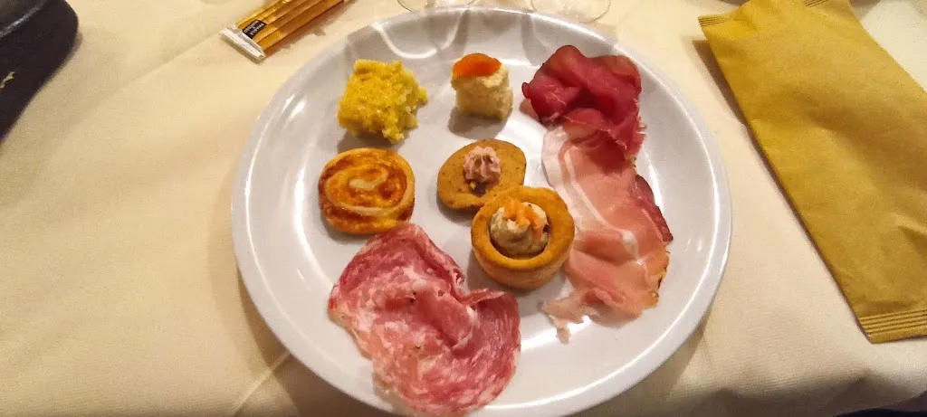 Matteo Ferrarini_Hotel Ristorante Piccola Mantova_Bosco Chiesanuova_review