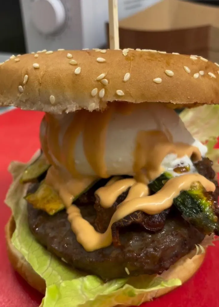 Roberta De Gese_Happy Burger_Palagianello_review