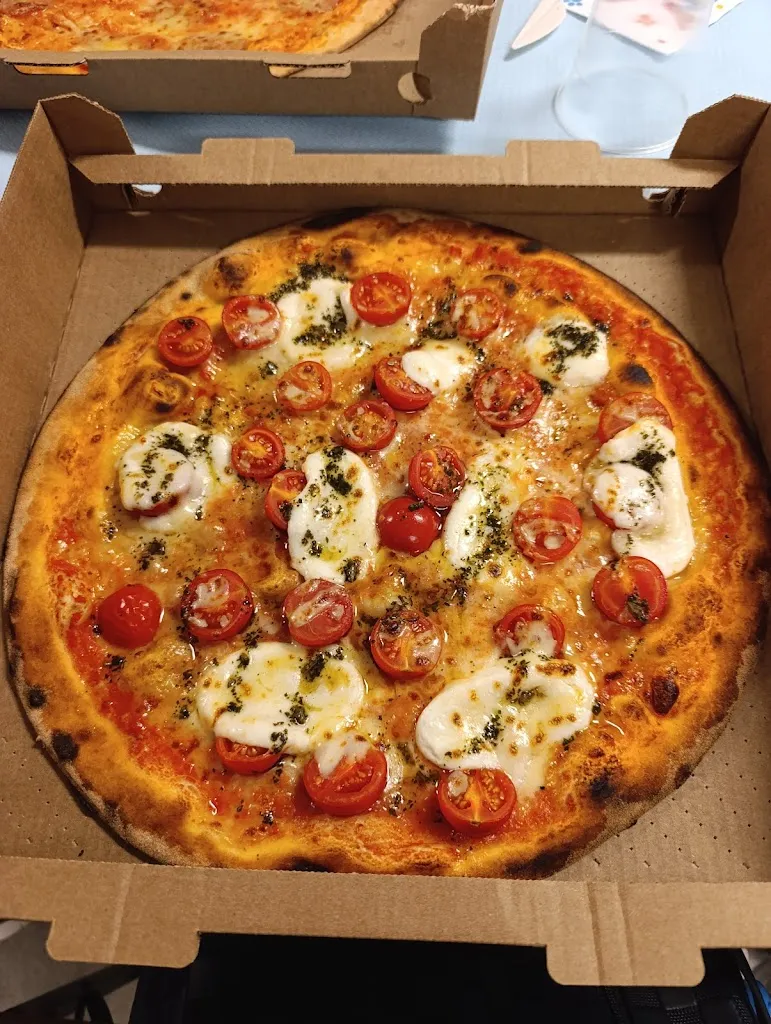 Ok Pizza Food_Bovolone_slider_image_3