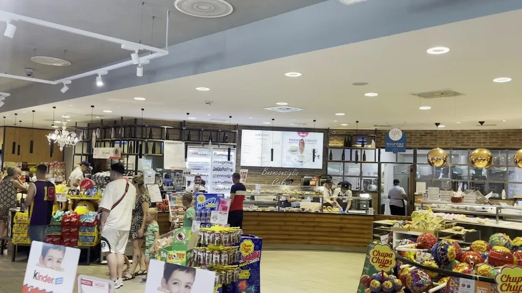 Nikolaj Hjortholm_Autogrill Adige Brennero Ovest_Brentino Belluno_recensione