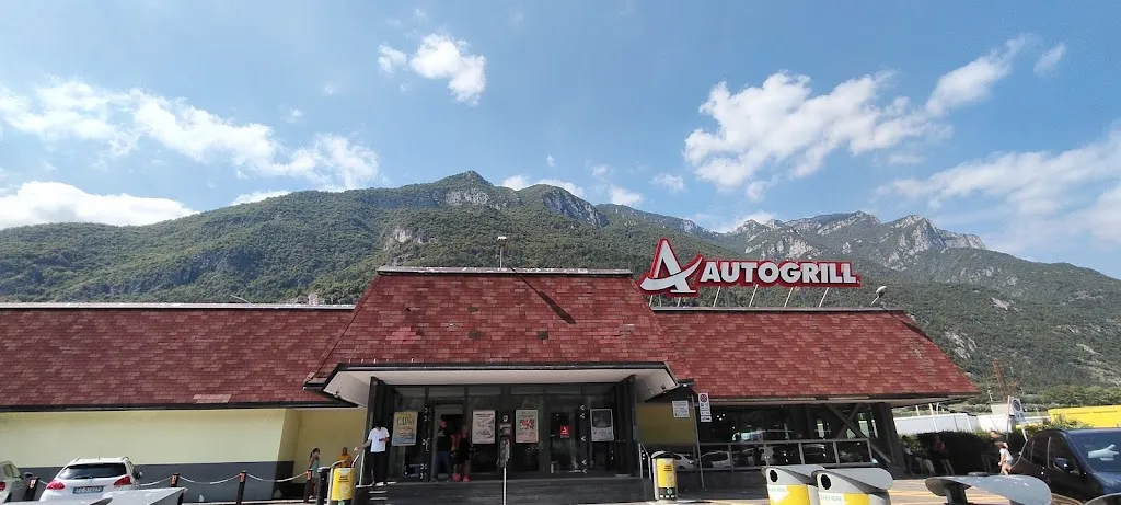 Autogrill Adige Brennero Ovest restaurant in Brentino Belluno